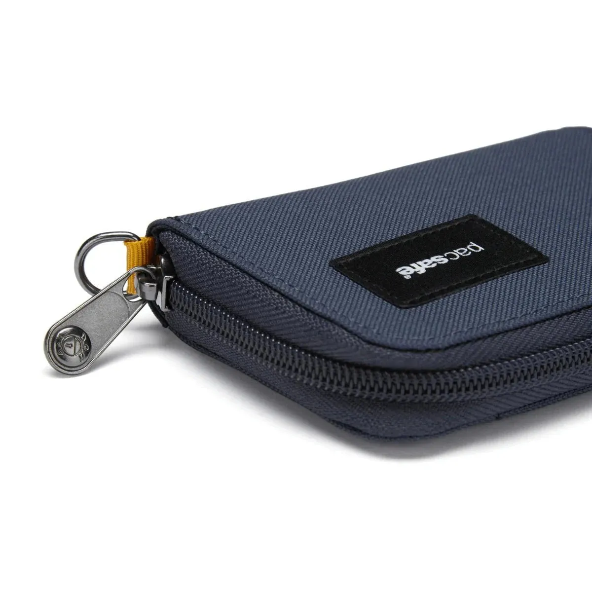 Pacsafe RFIDsafe™ RFID Blocking Card Wallet