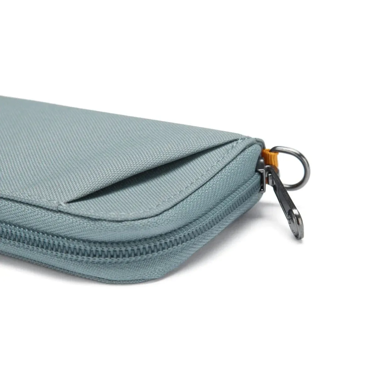 Pacsafe RFIDsafe™ RFID Blocking Card Wallet