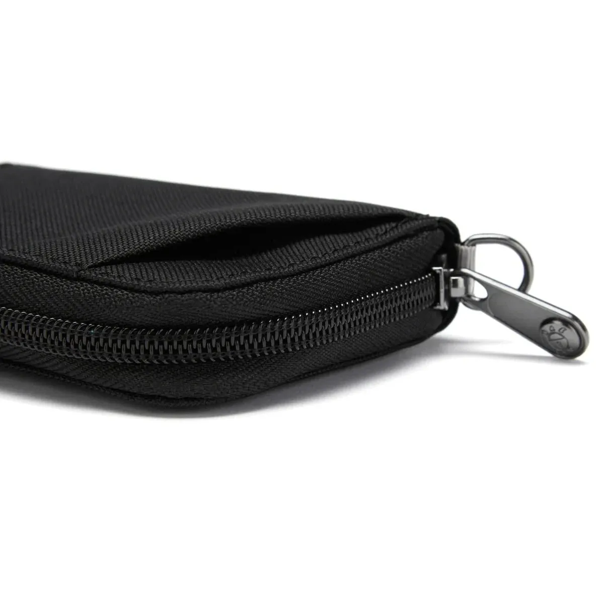 Pacsafe RFIDsafe™ RFID Blocking Card Wallet