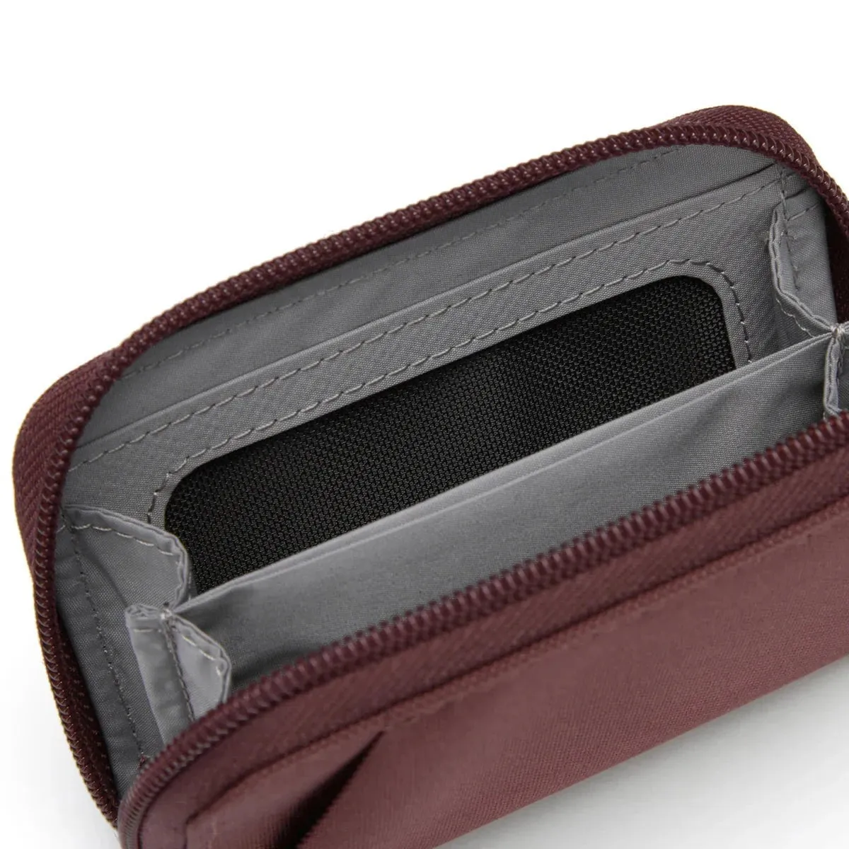 Pacsafe RFIDsafe™ RFID Blocking Card Wallet
