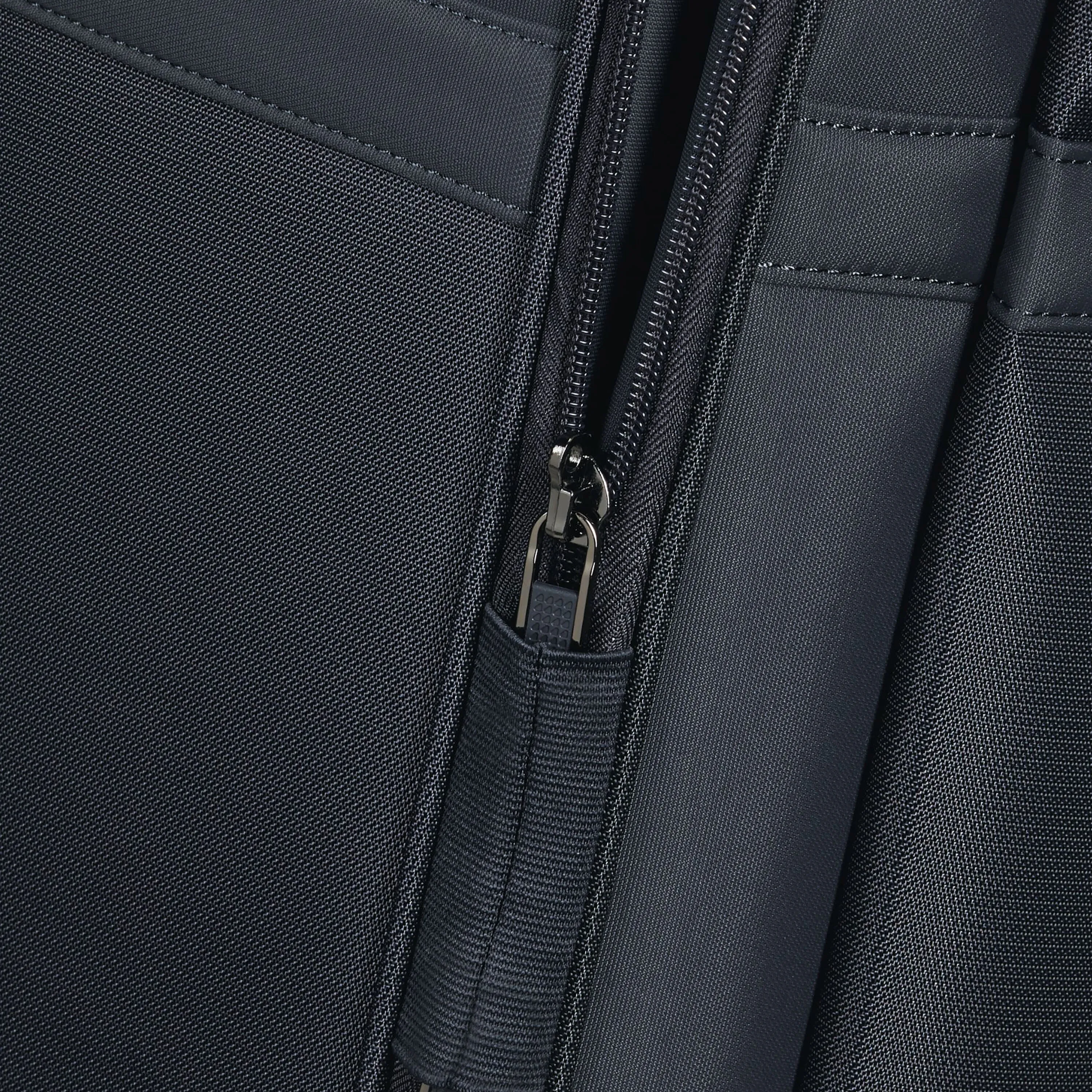 Samsonite Airea Spinner Carry-On Luggage