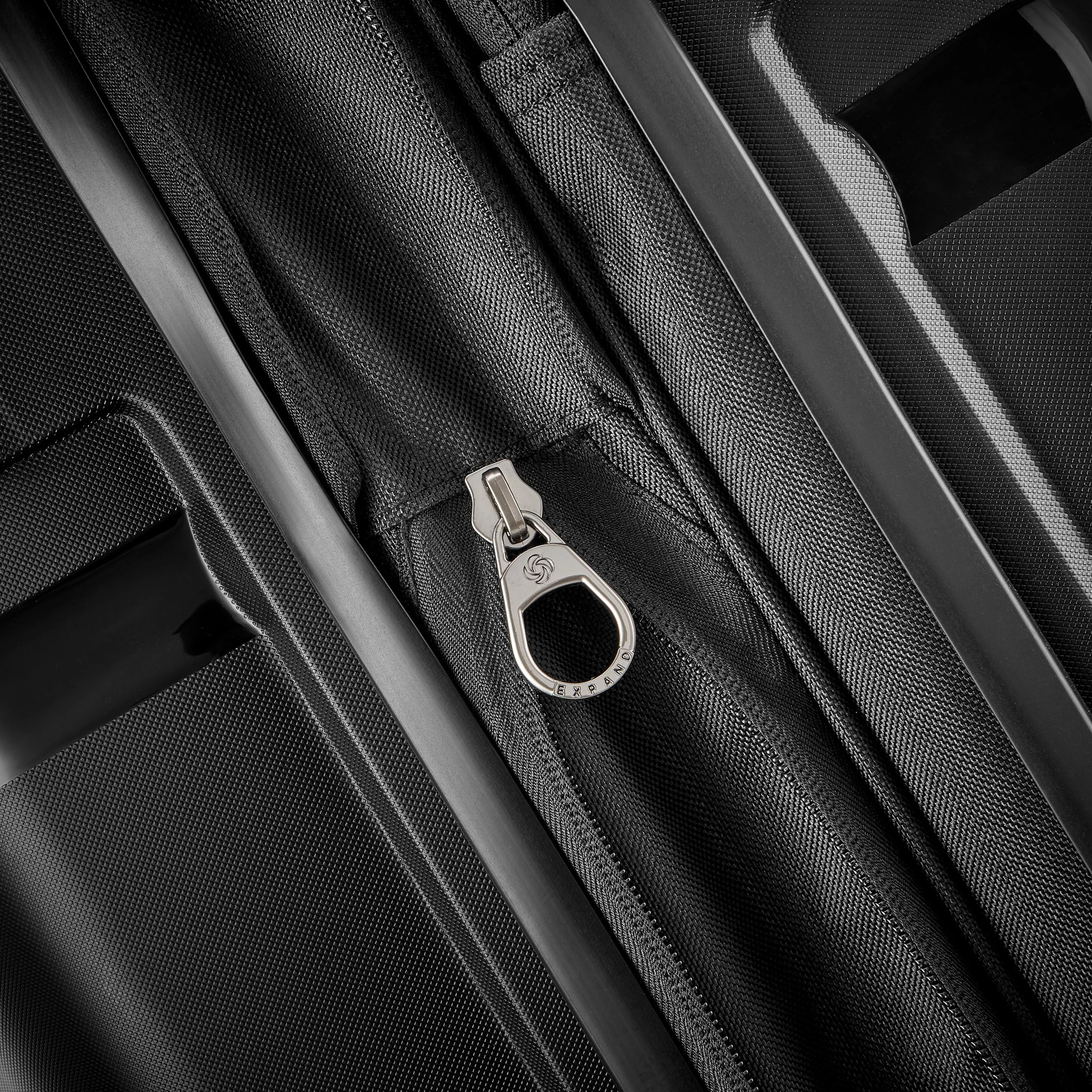 Samsonite Outline Pro Large Expandable Spinner Luggage