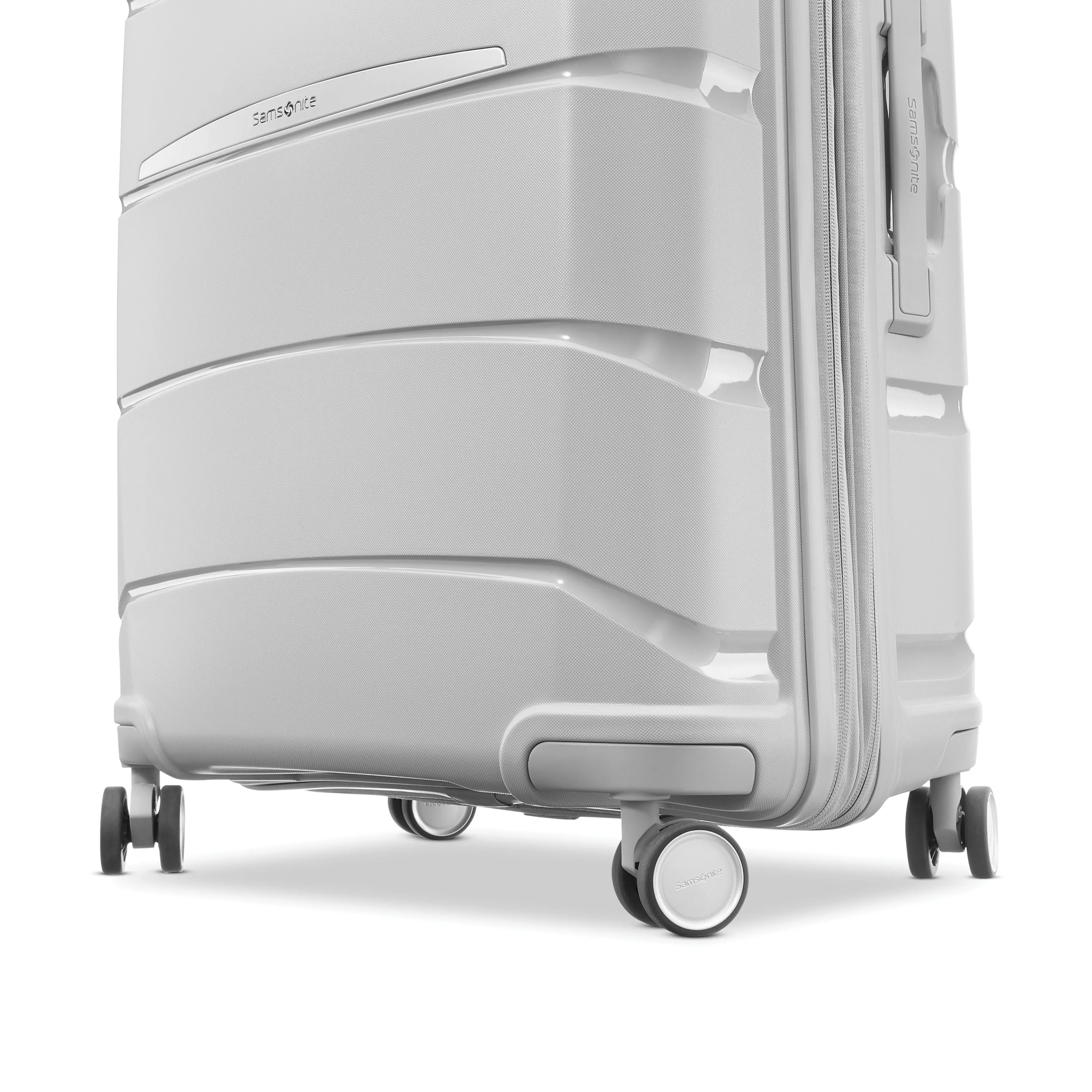 Samsonite Outline Pro Medium Expandable Spinner Luggage